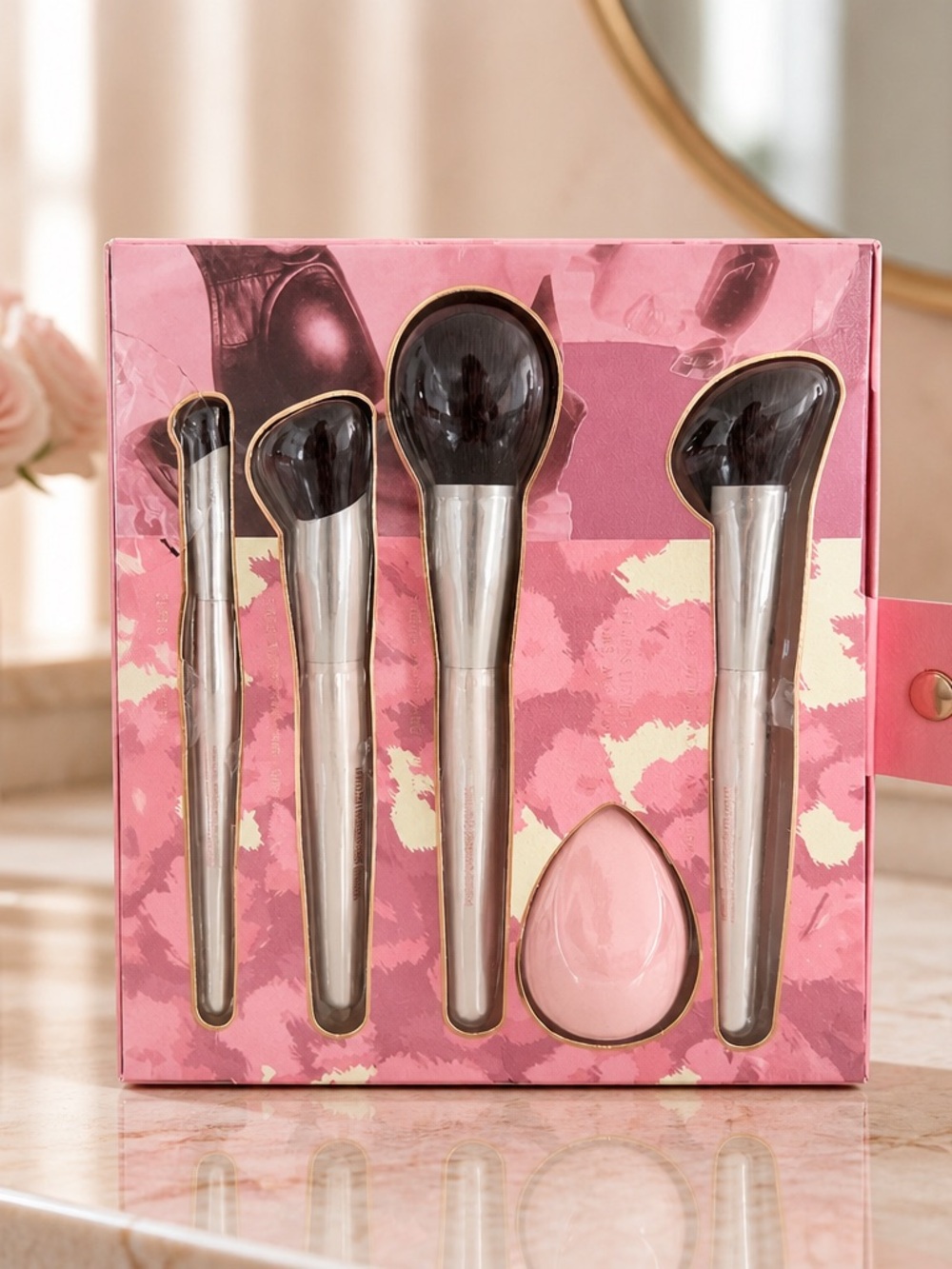 Paris Hilton Sculpt Crew 5 Piece Makeup Brush & Sponge Set New
